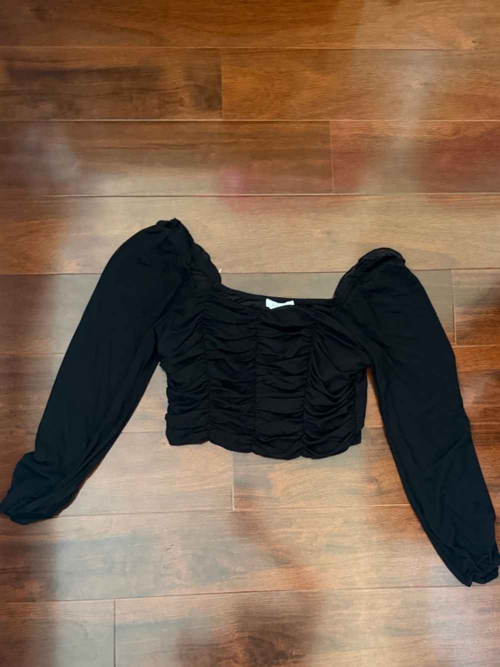 Ruched Black Long-Sleeve Crop Top (size L)